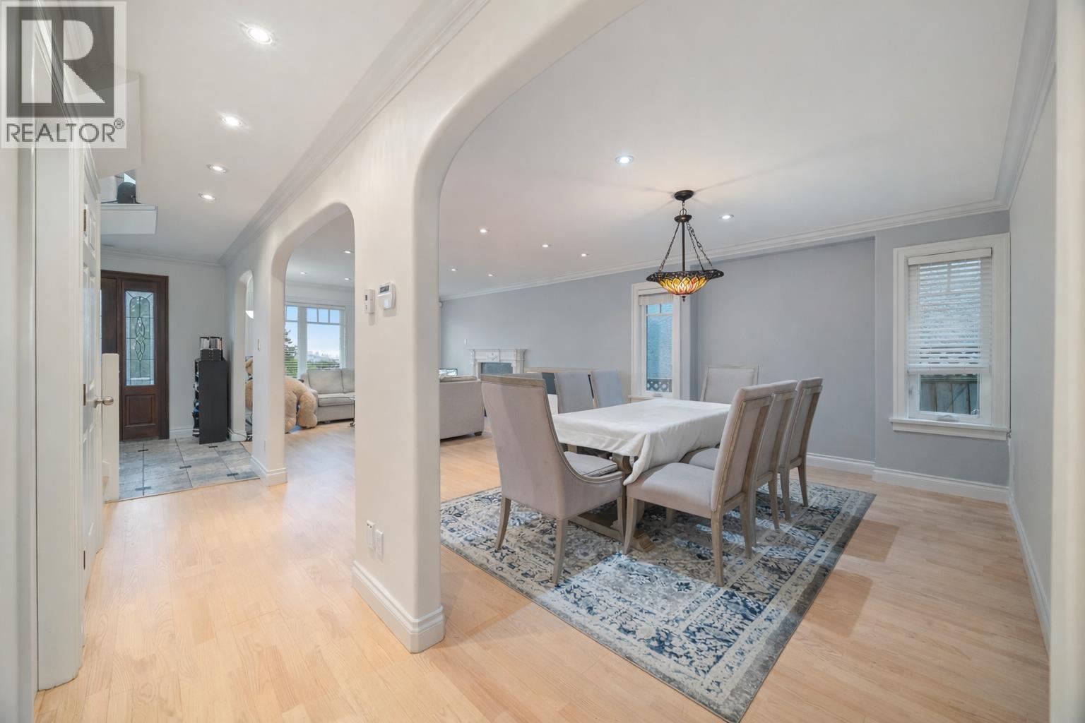 128 Hythe Avenue, Burnaby, British Columbia  V5B 3H7 - Photo 9 - R3094831