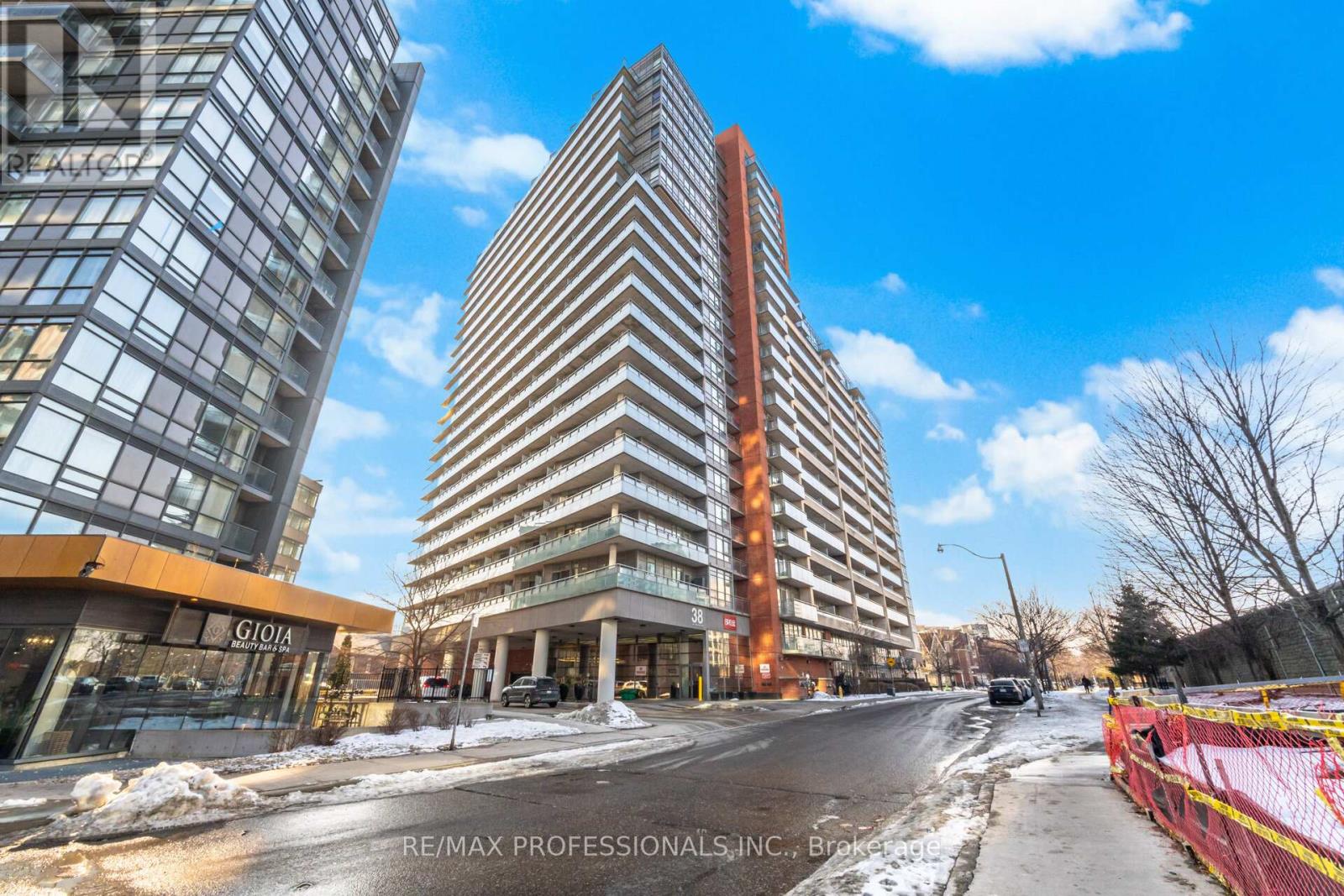 1015 - 38 JOE SHUSTER WAY, Toronto, Ontario