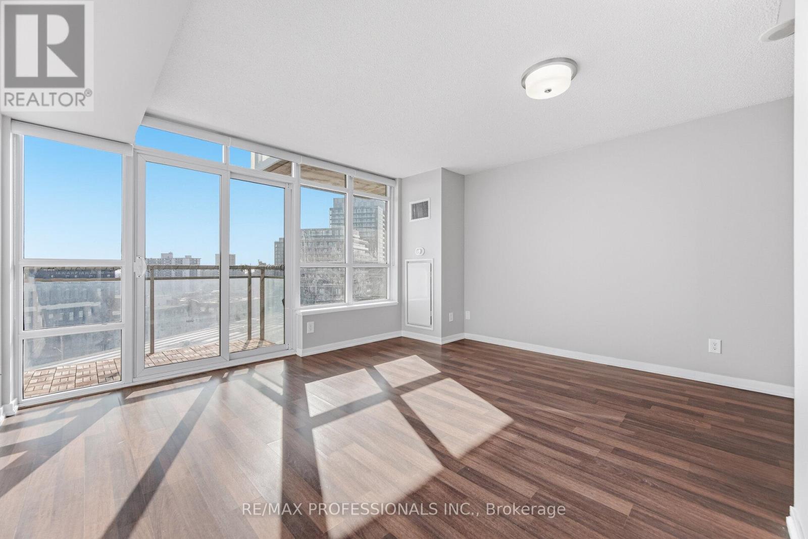 1015 - 38 Joe Shuster Way, Toronto, Ontario  M6K 0A5 - Photo 22 - C12835870