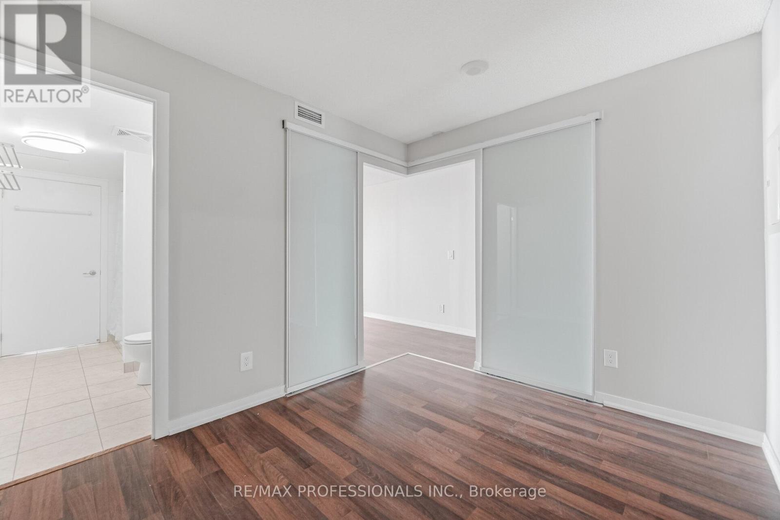 1015 - 38 Joe Shuster Way, Toronto, Ontario  M6K 0A5 - Photo 31 - C12835870