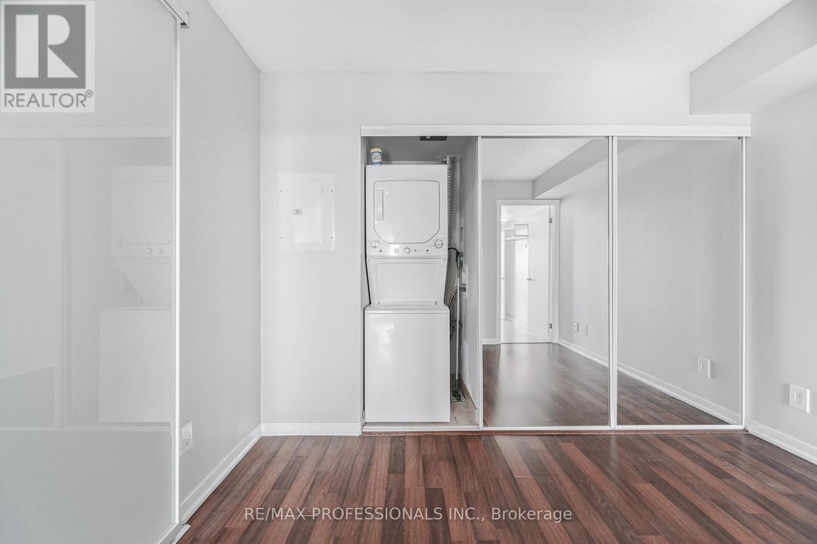 1015 - 38 Joe Shuster Way, Toronto, Ontario  M6K 0A5 - Photo 32 - C12835870