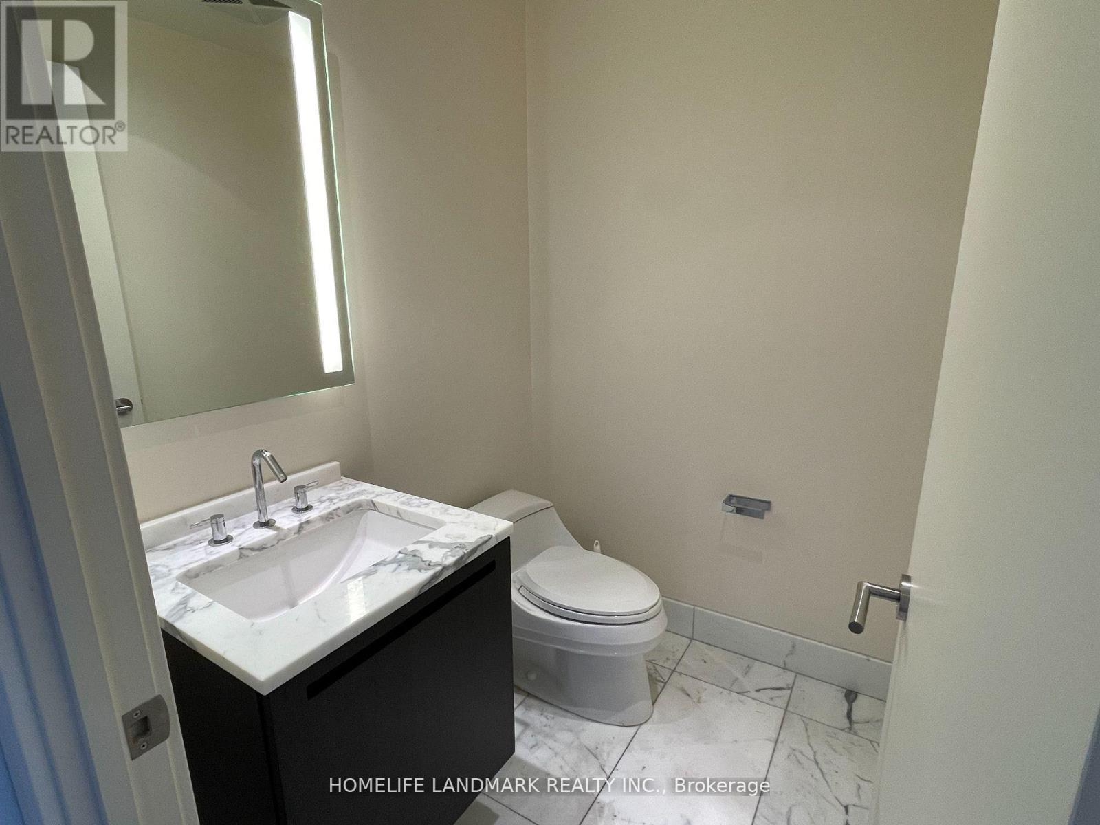3801 - 180 University Avenue, Toronto, Ontario M5H 0A2 - Photo 3 - C12835886