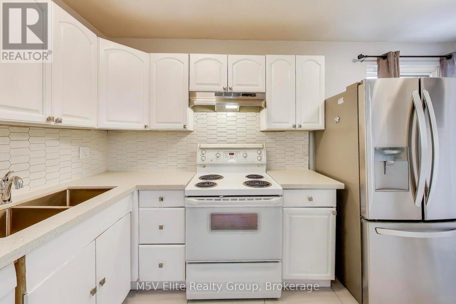 2 - 105 Dovedale Drive, Whitby, Ontario  L1N 1Z7 - Photo 12 - E12835960