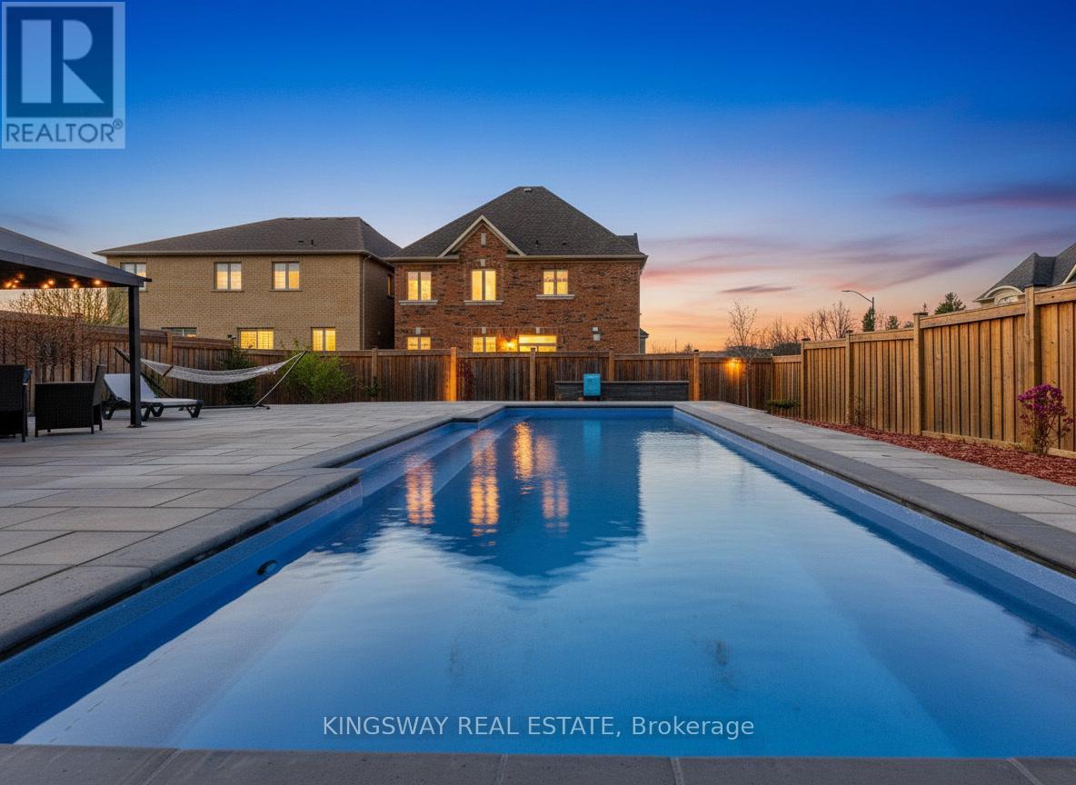 70 Bond Crescent, Richmond Hill, Ontario  L4E 3K4 - Photo 39 - N12756334