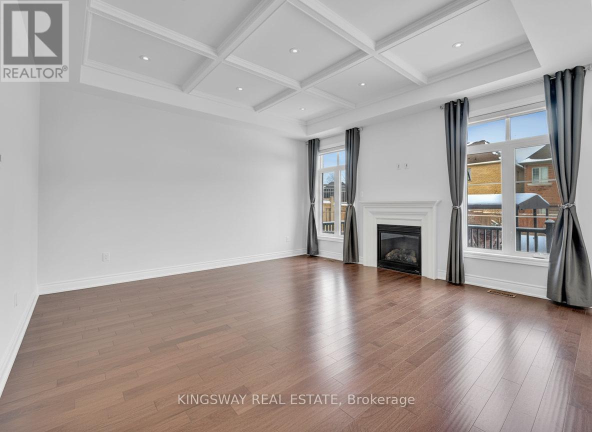 70 Bond Crescent, Richmond Hill, Ontario  L4E 3K4 - Photo 9 - N12756334