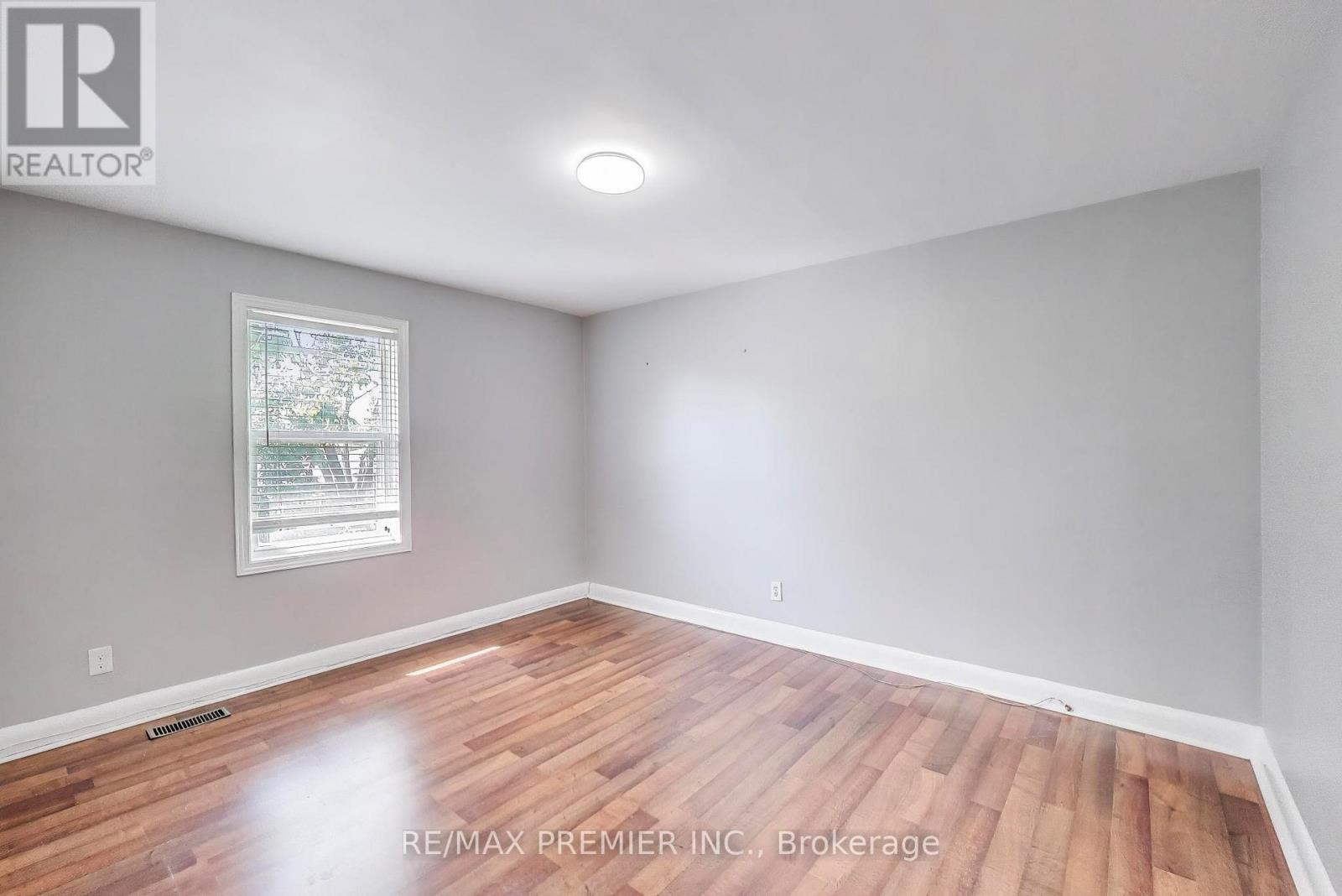 5 Golfdale Road, Barrie, Ontario  L4N 6R5 - Photo 10 - S12835948