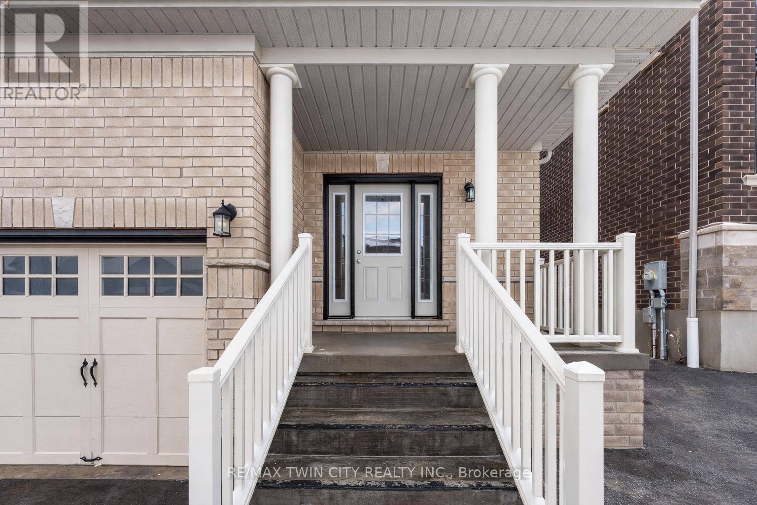 565 Florencedale Crescent, Kitchener, Ontario  N2R 1T6 - Photo 3 - X12834022