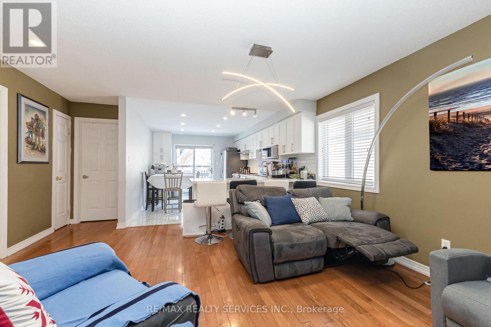 50 Sunny Glen Crescent, Brampton, Ontario  L7A 2C6 - Photo 10 - W12835874