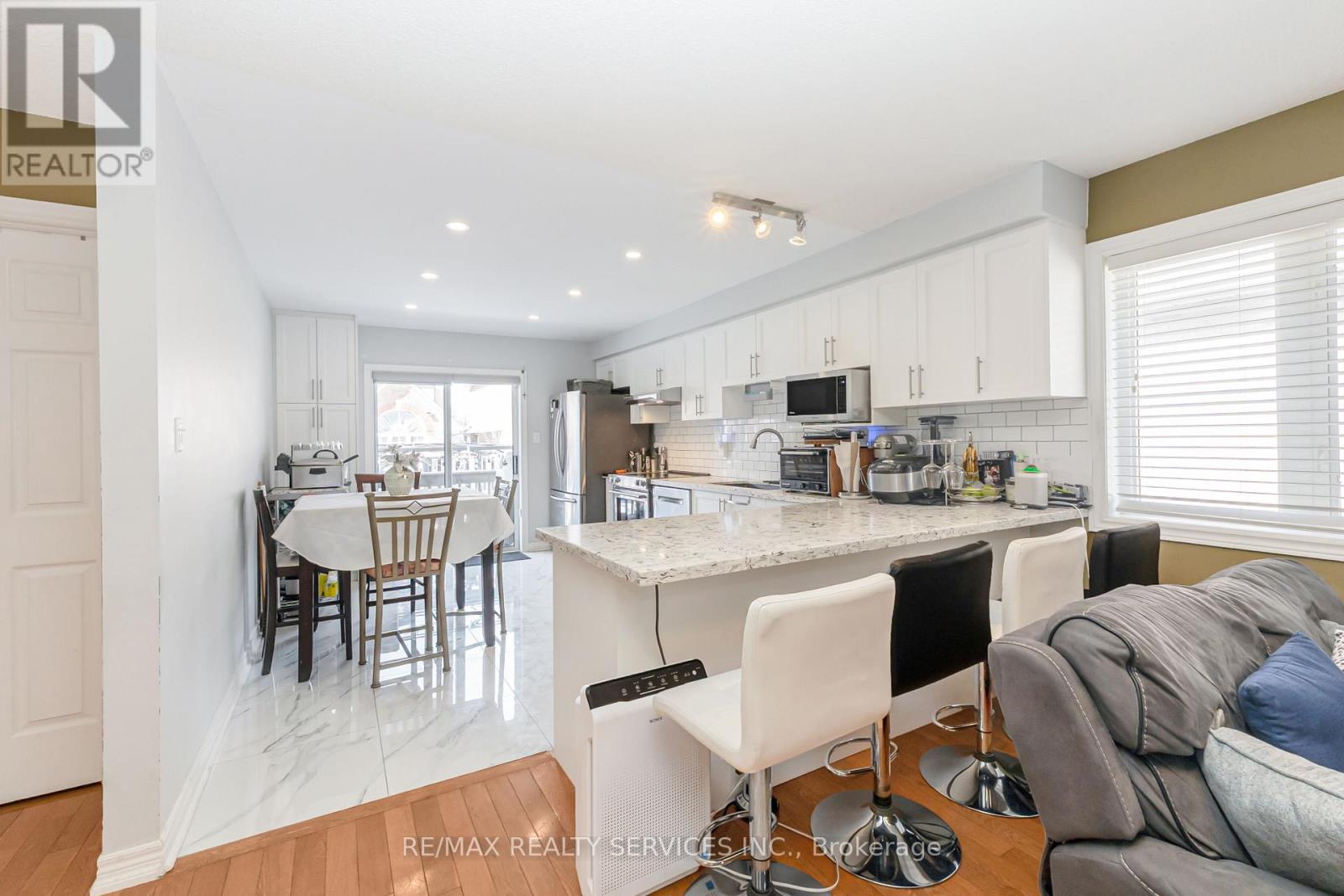 50 Sunny Glen Crescent, Brampton, Ontario  L7A 2C6 - Photo 13 - W12835874