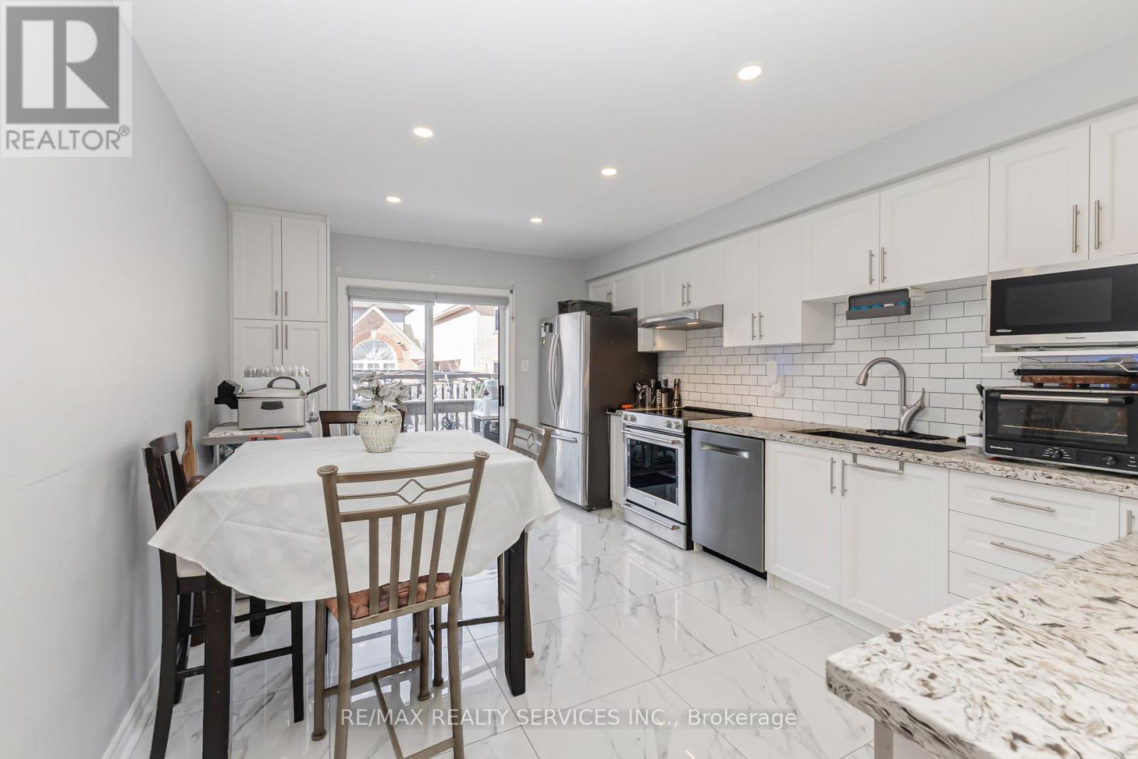 50 Sunny Glen Crescent, Brampton, Ontario  L7A 2C6 - Photo 21 - W12835874