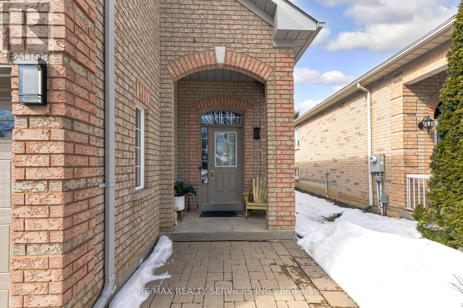 50 Sunny Glen Crescent, Brampton, Ontario  L7A 2C6 - Photo 3 - W12835874
