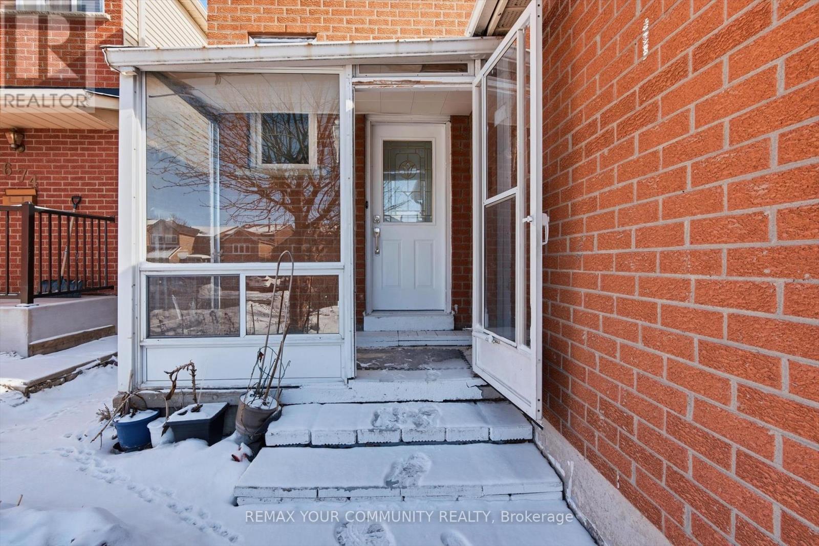 676 GALLOWAY CRESCENT, Mississauga, Ontario