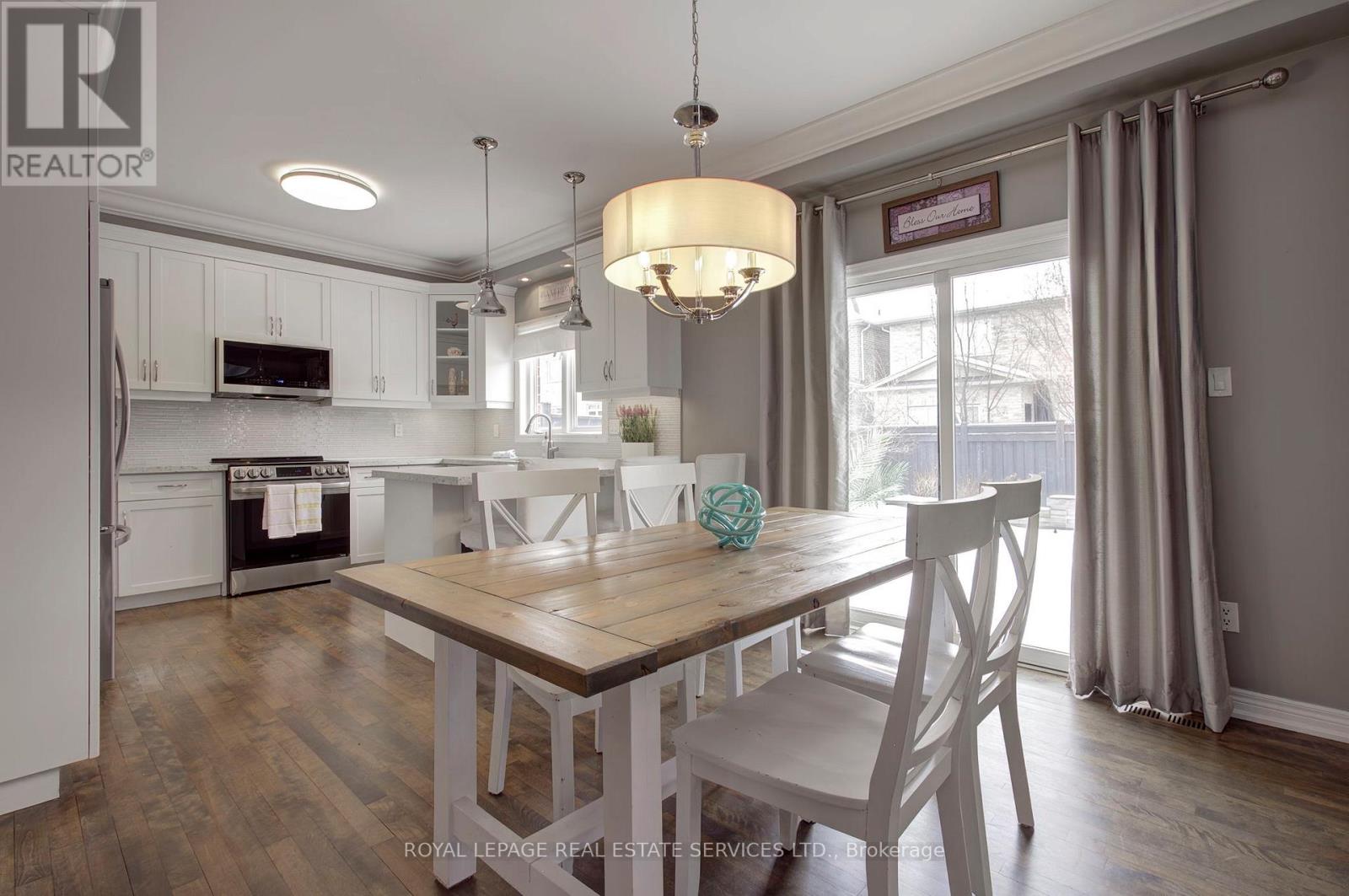 3229 Saltaire Crescent, Oakville, Ontario  L6M 0K8 - Photo 14 - W12835910