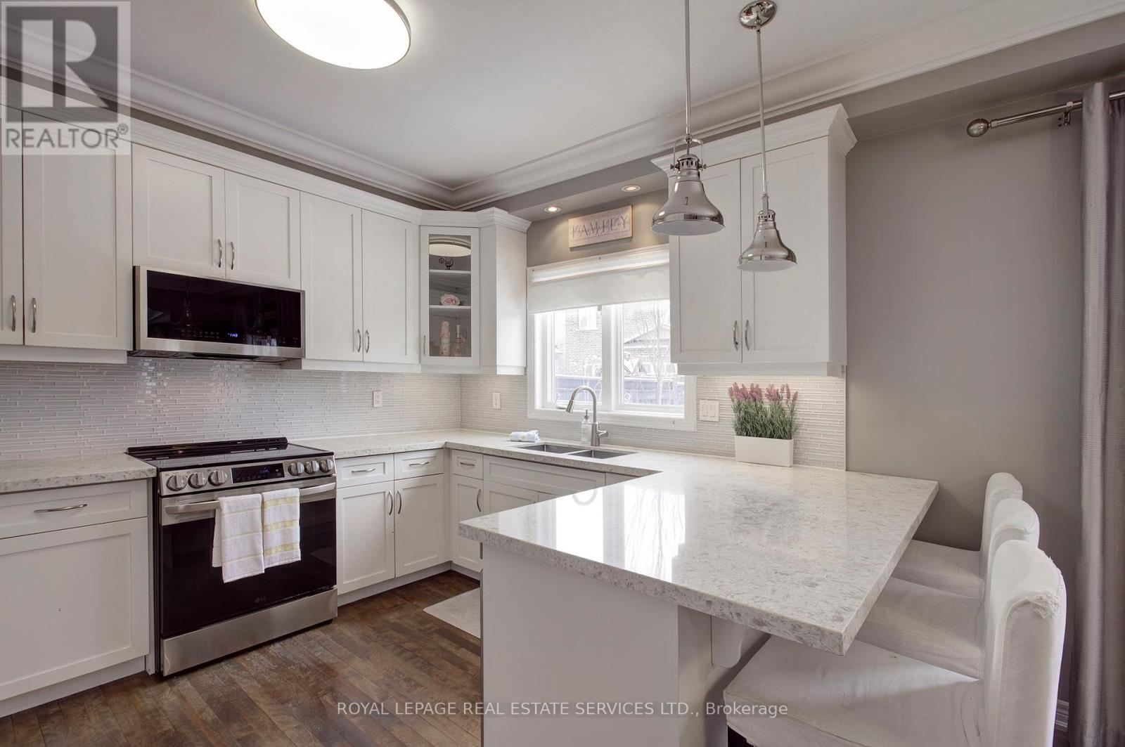 3229 Saltaire Crescent, Oakville, Ontario  L6M 0K8 - Photo 16 - W12835910