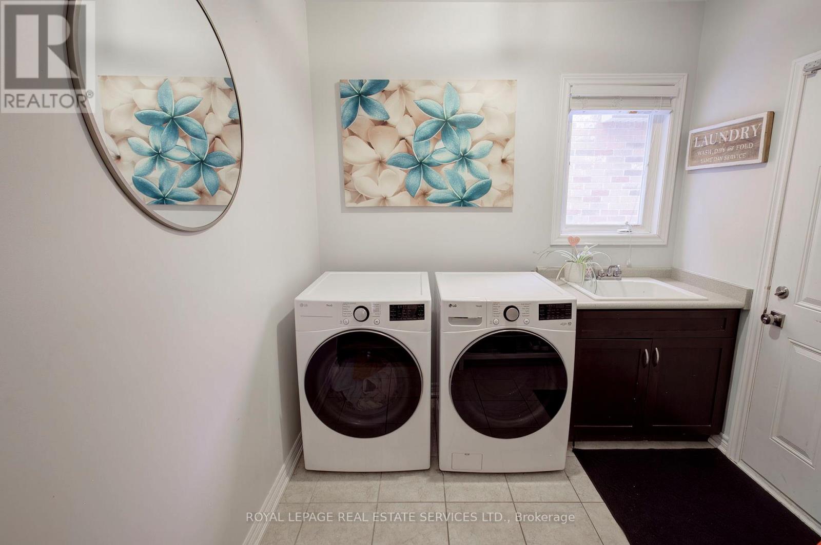 3229 Saltaire Crescent, Oakville, Ontario  L6M 0K8 - Photo 17 - W12835910