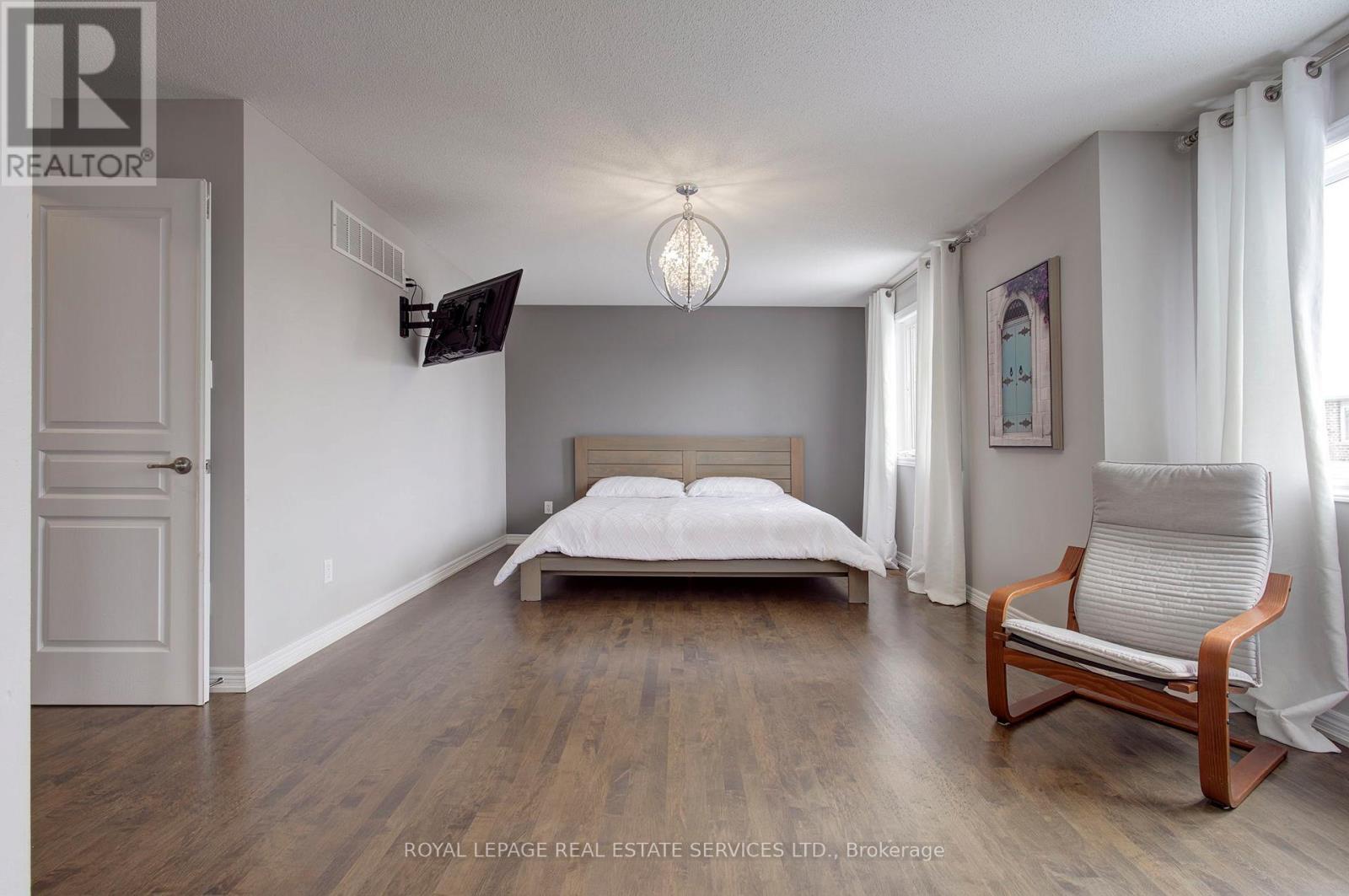 3229 Saltaire Crescent, Oakville, Ontario  L6M 0K8 - Photo 22 - W12835910