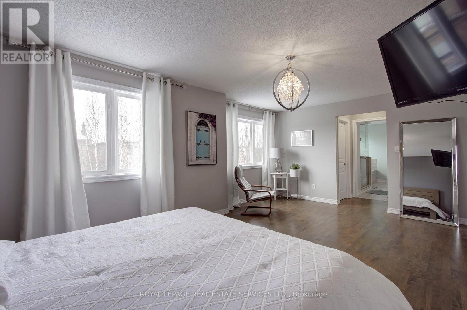 3229 Saltaire Crescent, Oakville, Ontario  L6M 0K8 - Photo 23 - W12835910