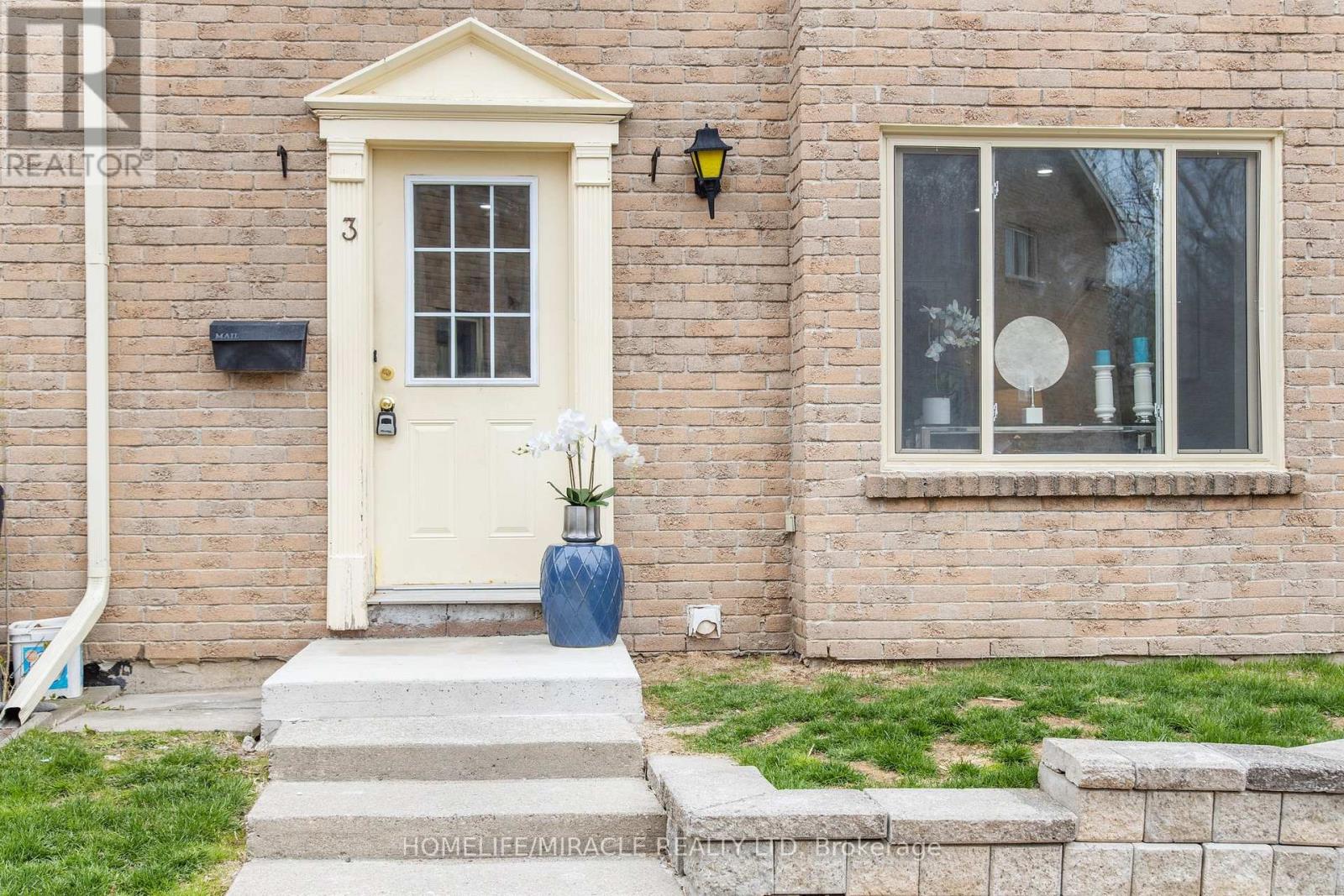 3 - 6 Cedar Drive, Orangeville, Ontario  L9W 2X6 - Photo 2 - W12835940