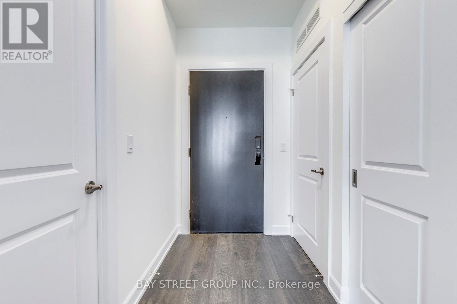 204 - 3200 William Coltson Avenue, Oakville, Ontario  L6H 7W6 - Photo 10 - W12835956