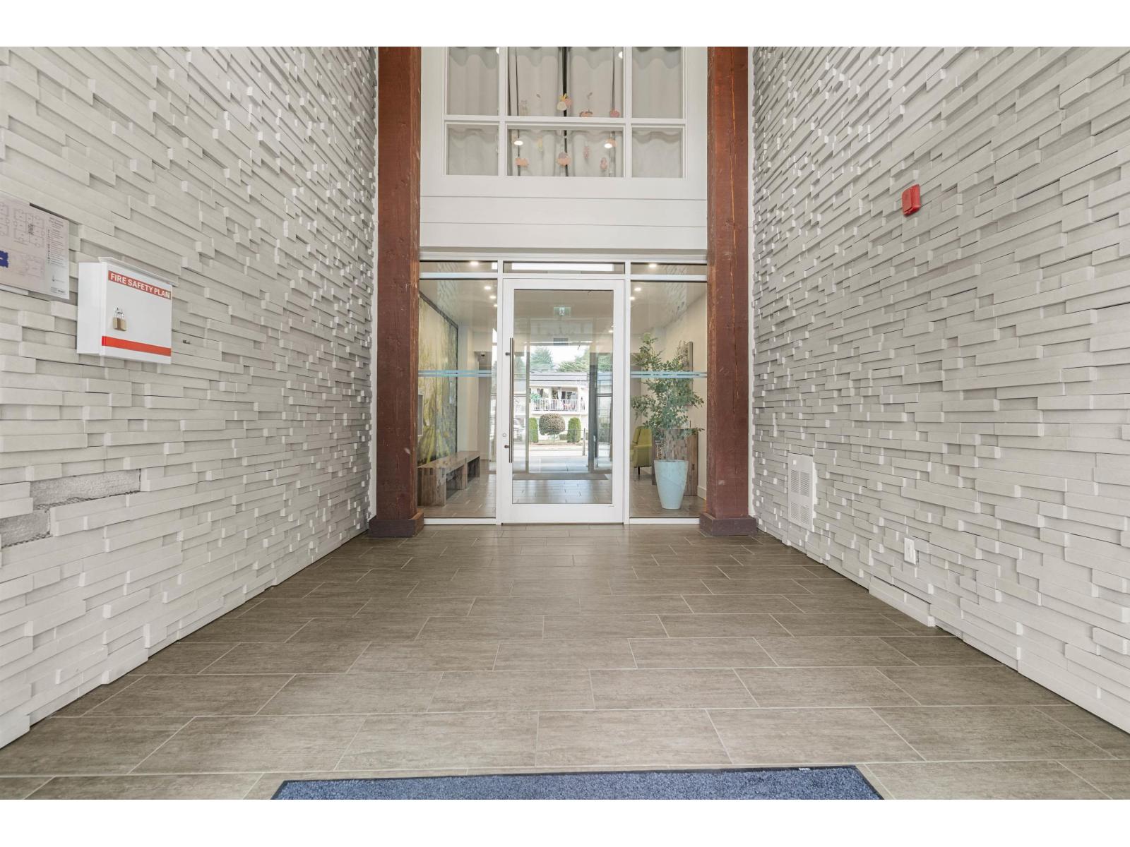 103 2565 Ware Street, Abbotsford, British Columbia  V2S 0J5 - Photo 3 - R3092977