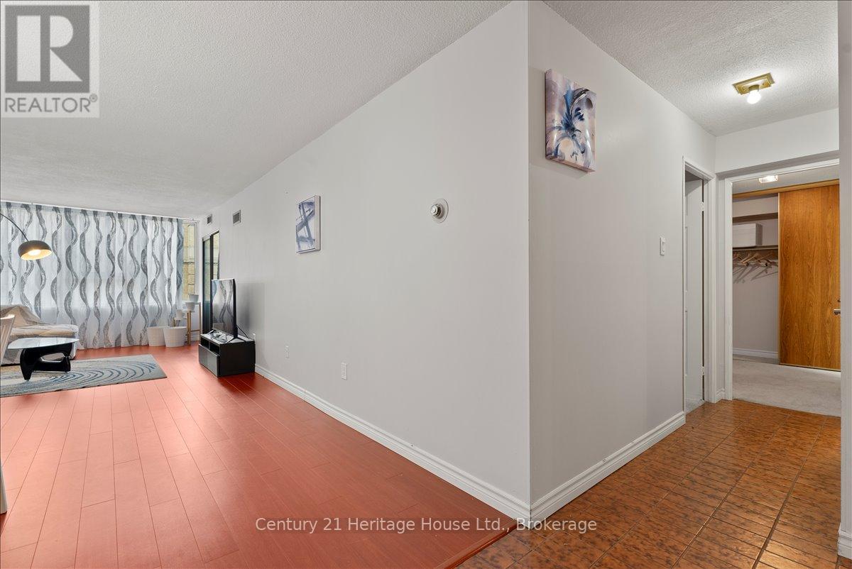 609 - 45 Carlton Street, Toronto, Ontario  M5B 2H9 - Photo 11 - C12583690