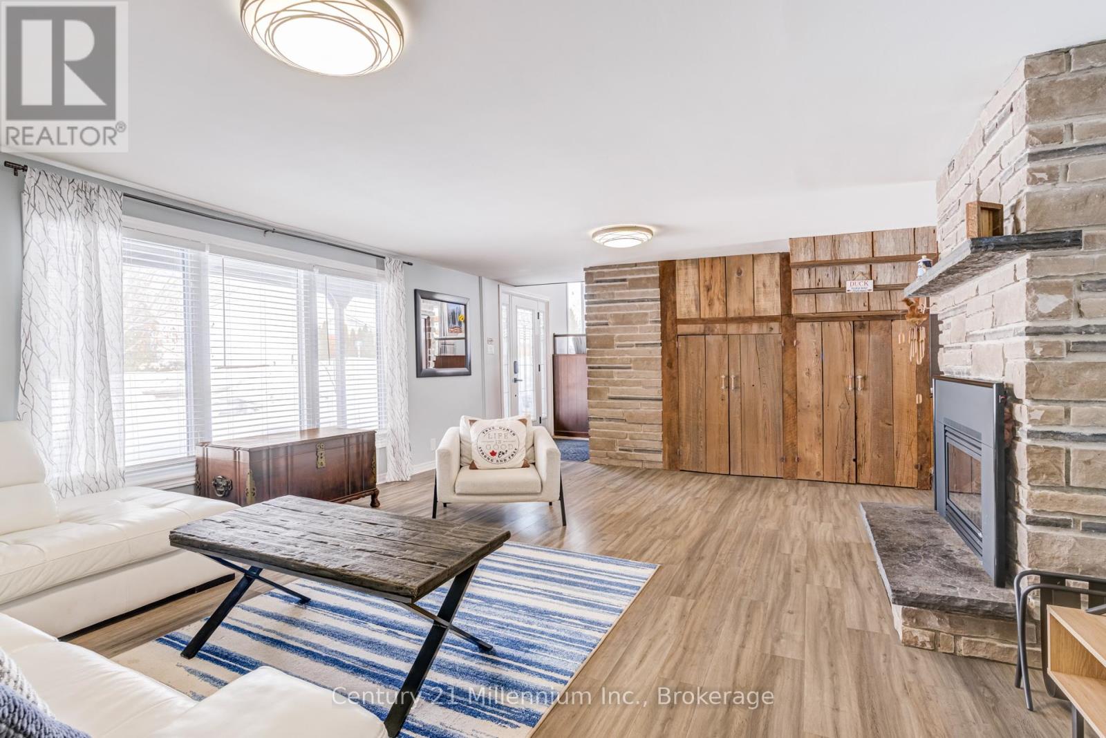 537 George Street, South Bruce Peninsula, Ontario  N0H 2T0 - Photo 34 - X12835918