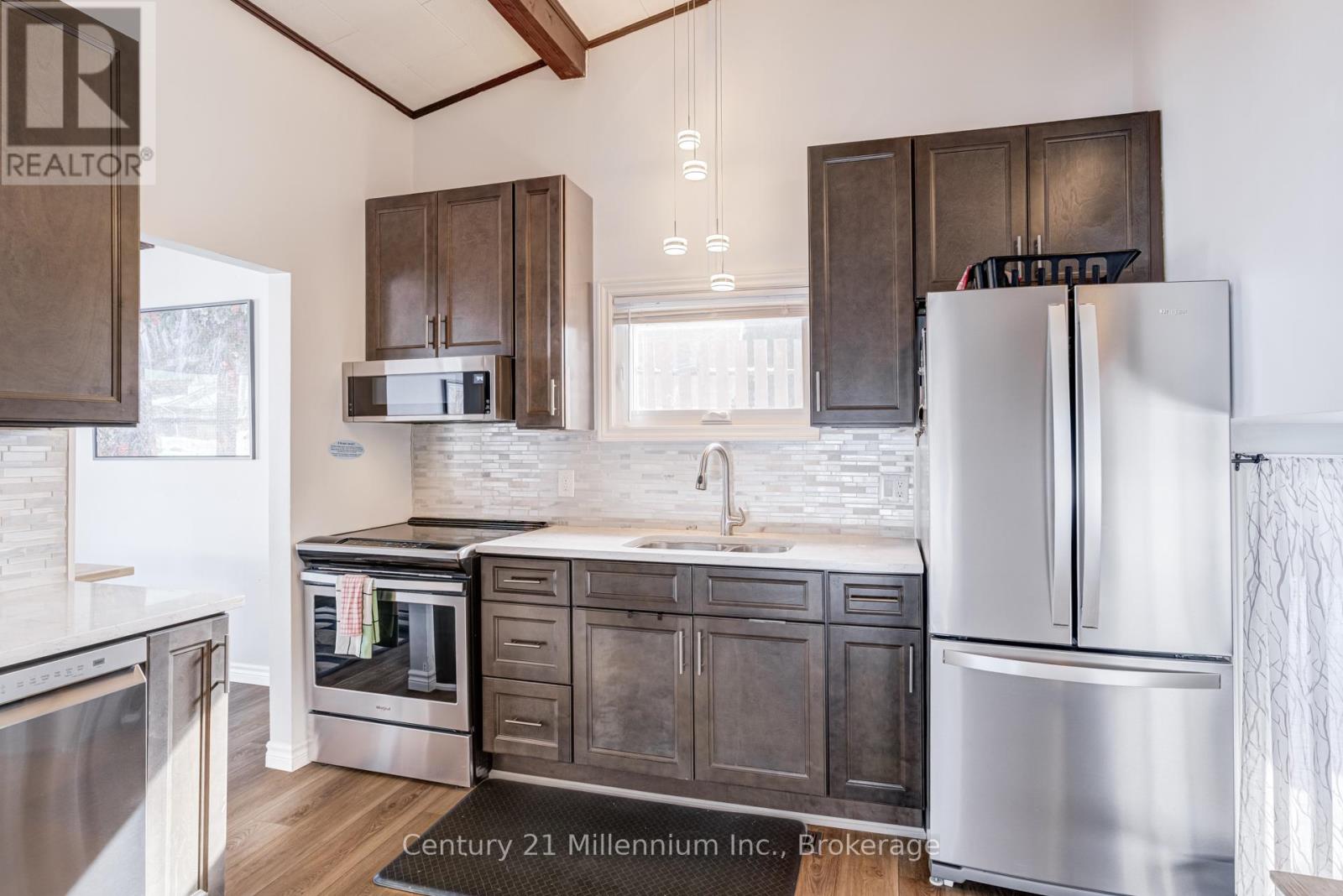 537 George Street, South Bruce Peninsula, Ontario  N0H 2T0 - Photo 26 - X12835918