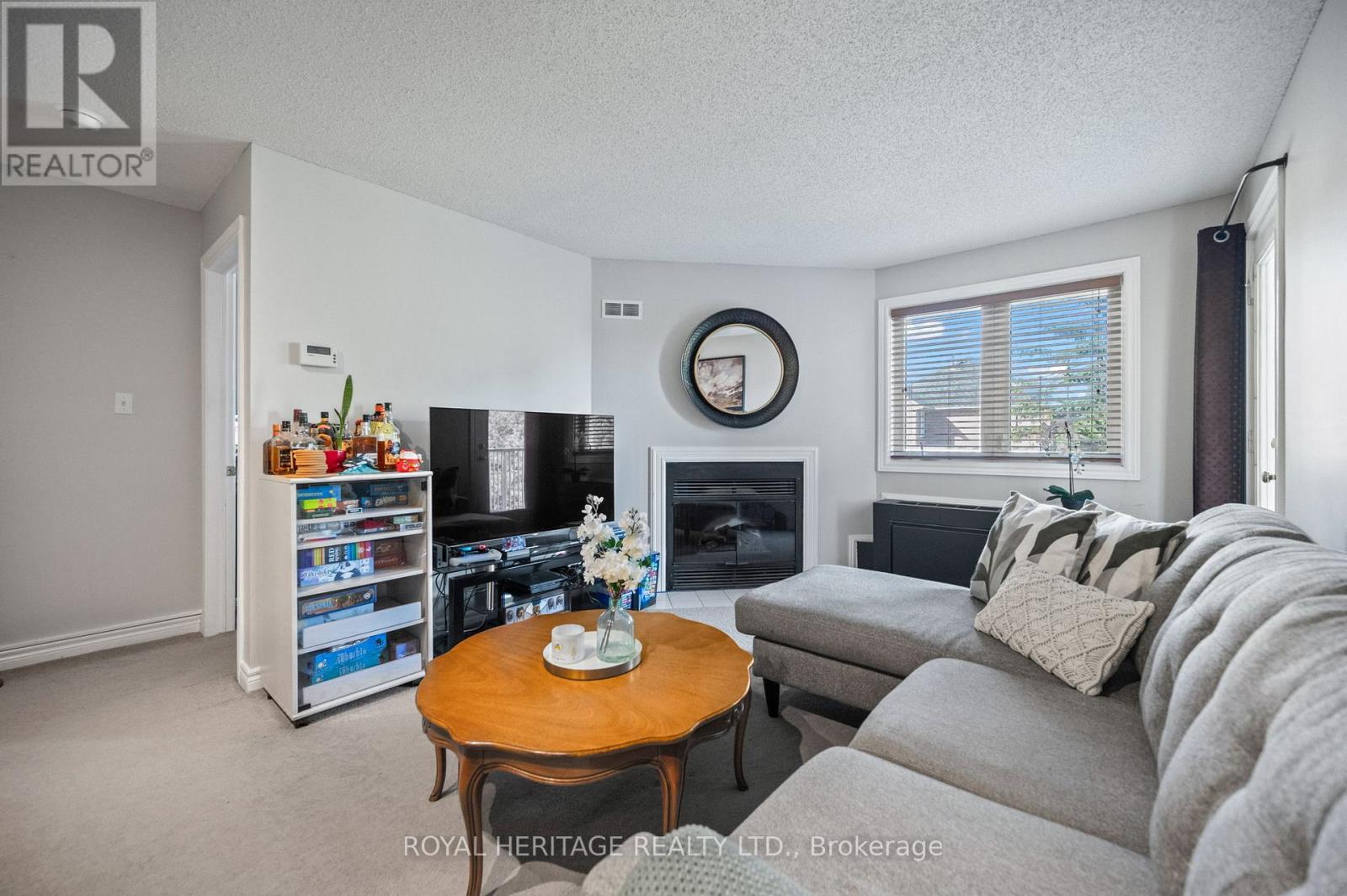 303 - 195 Lake Driveway W, Ajax, Ontario  L1S 7H7 - Photo 2 - E12836102