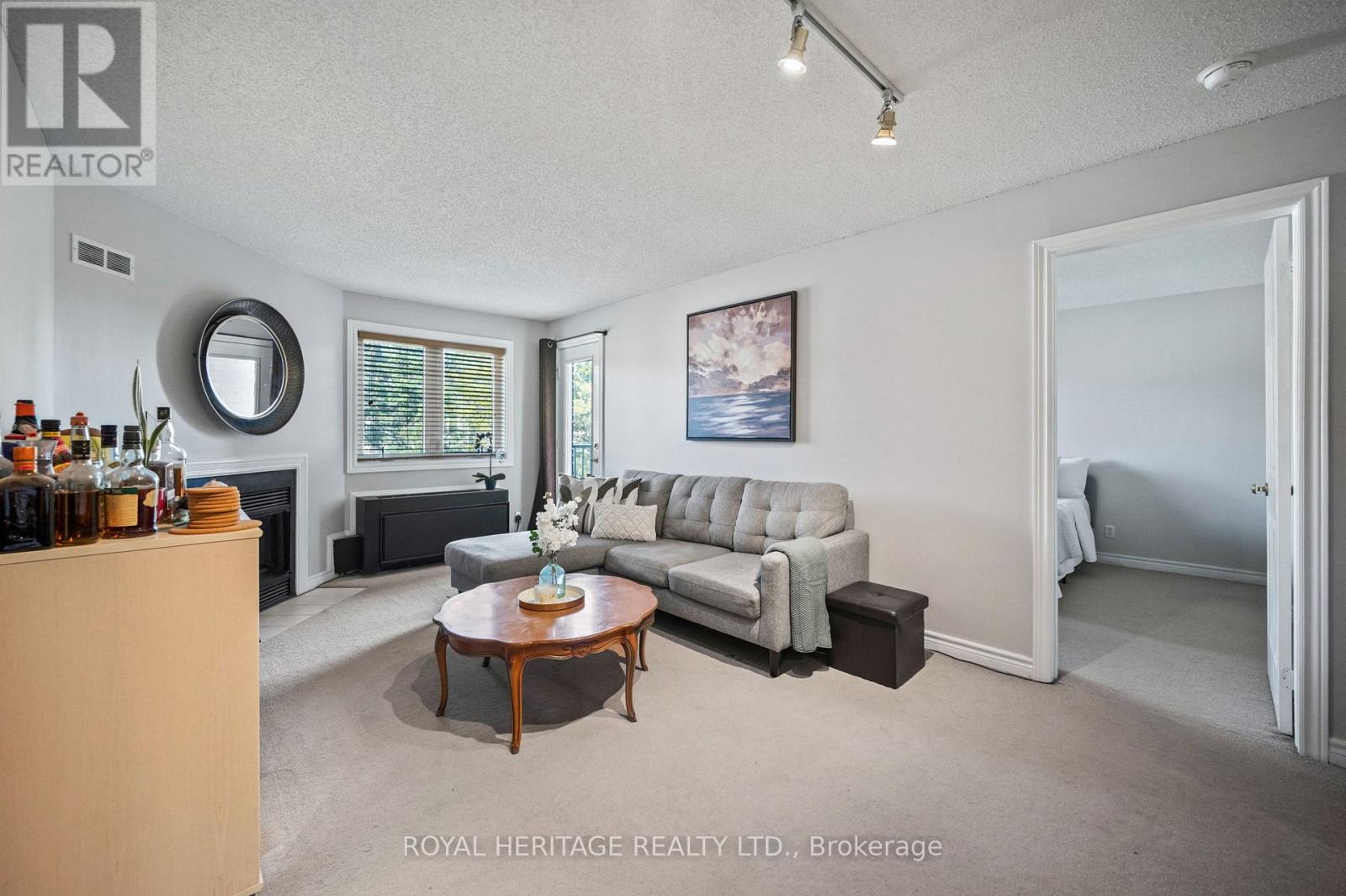 303 - 195 Lake Driveway W, Ajax, Ontario  L1S 7H7 - Photo 4 - E12836102