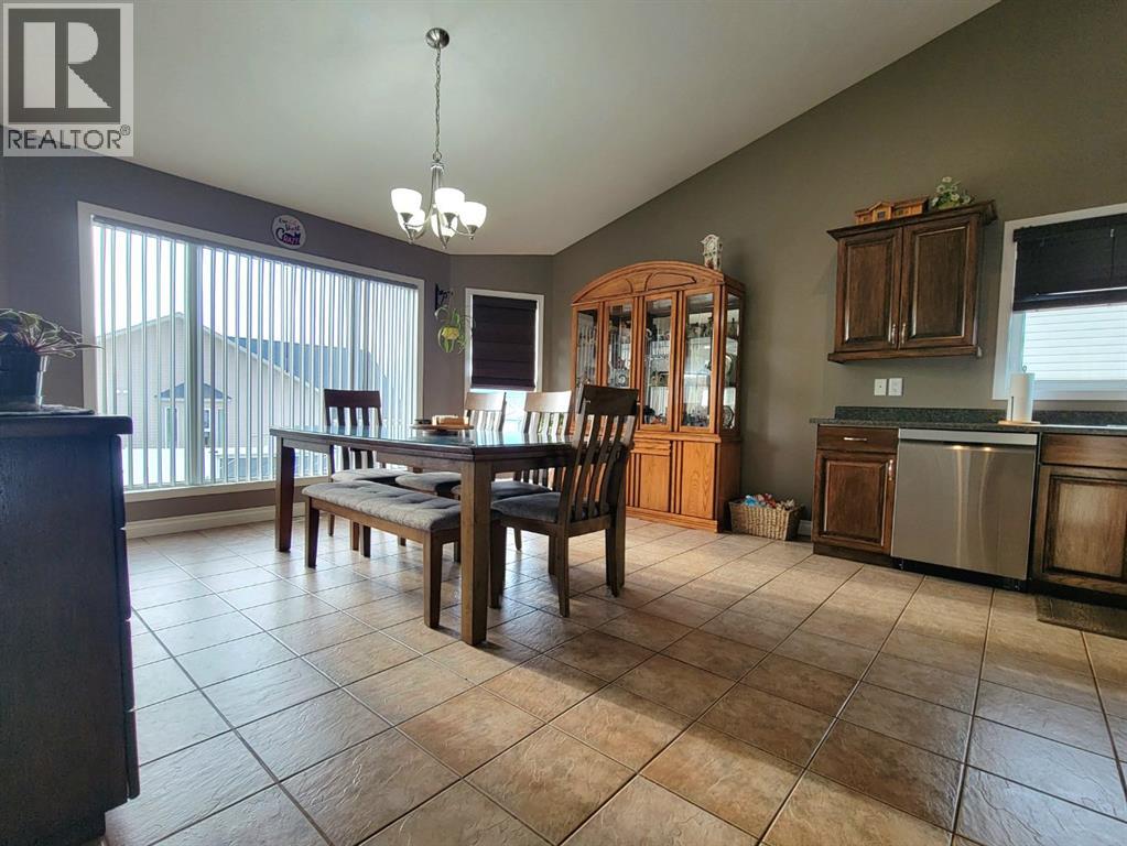 1056 10 Street, Beaverlodge, Alberta  T0H 0C0 - Photo 5 - A2287993