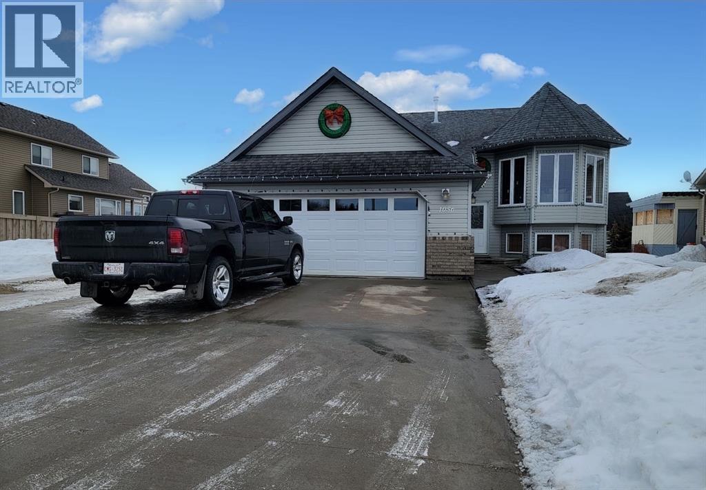 1056 10 Street, Beaverlodge, Alberta  T0H 0C0 - Photo 37 - A2287993