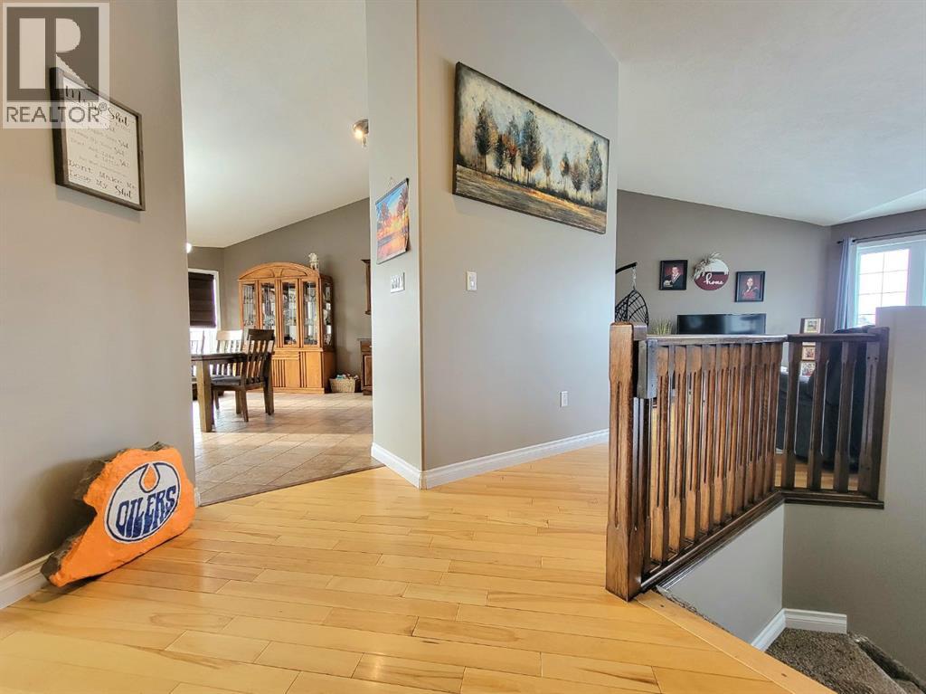 1056 10 Street, Beaverlodge, Alberta  T0H 0C0 - Photo 3 - A2287993