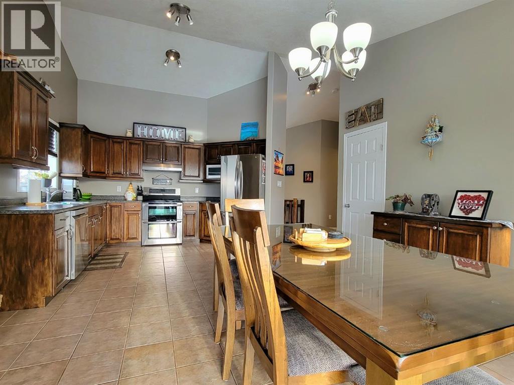 1056 10 Street, Beaverlodge, Alberta  T0H 0C0 - Photo 8 - A2287993