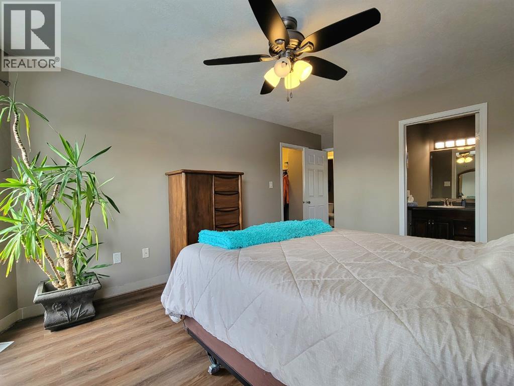 1056 10 Street, Beaverlodge, Alberta  T0H 0C0 - Photo 17 - A2287993