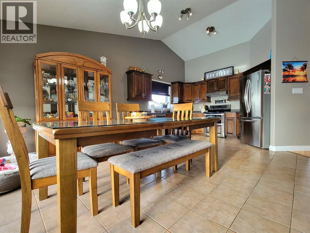 1056 10 Street, Beaverlodge, Alberta  T0H 0C0 - Photo 7 - A2287993