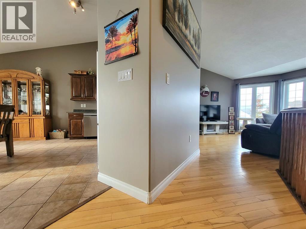 1056 10 Street, Beaverlodge, Alberta  T0H 0C0 - Photo 4 - A2287993