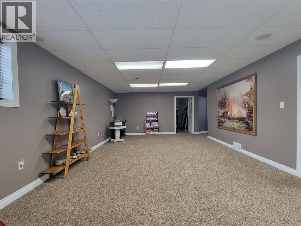 1056 10 Street, Beaverlodge, Alberta  T0H 0C0 - Photo 30 - A2287993