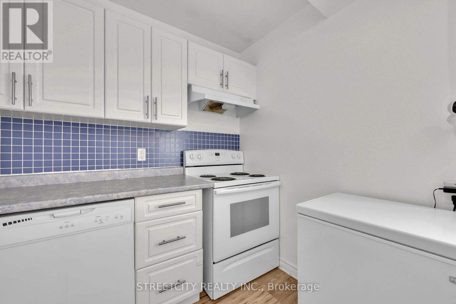 8 - 253 Taylor Street, London East, Ontario  N5Y 2J6 - Photo 2 - X12836000