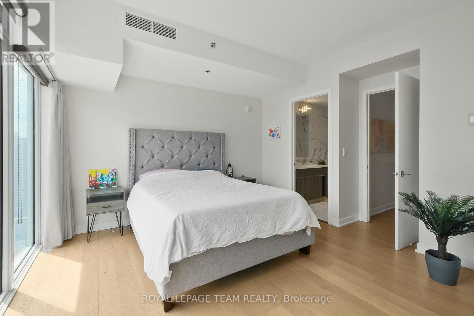 2204 - 199 Slater Street, Ottawa, Ontario K1P 0C8 - Photo 23 - X12836036