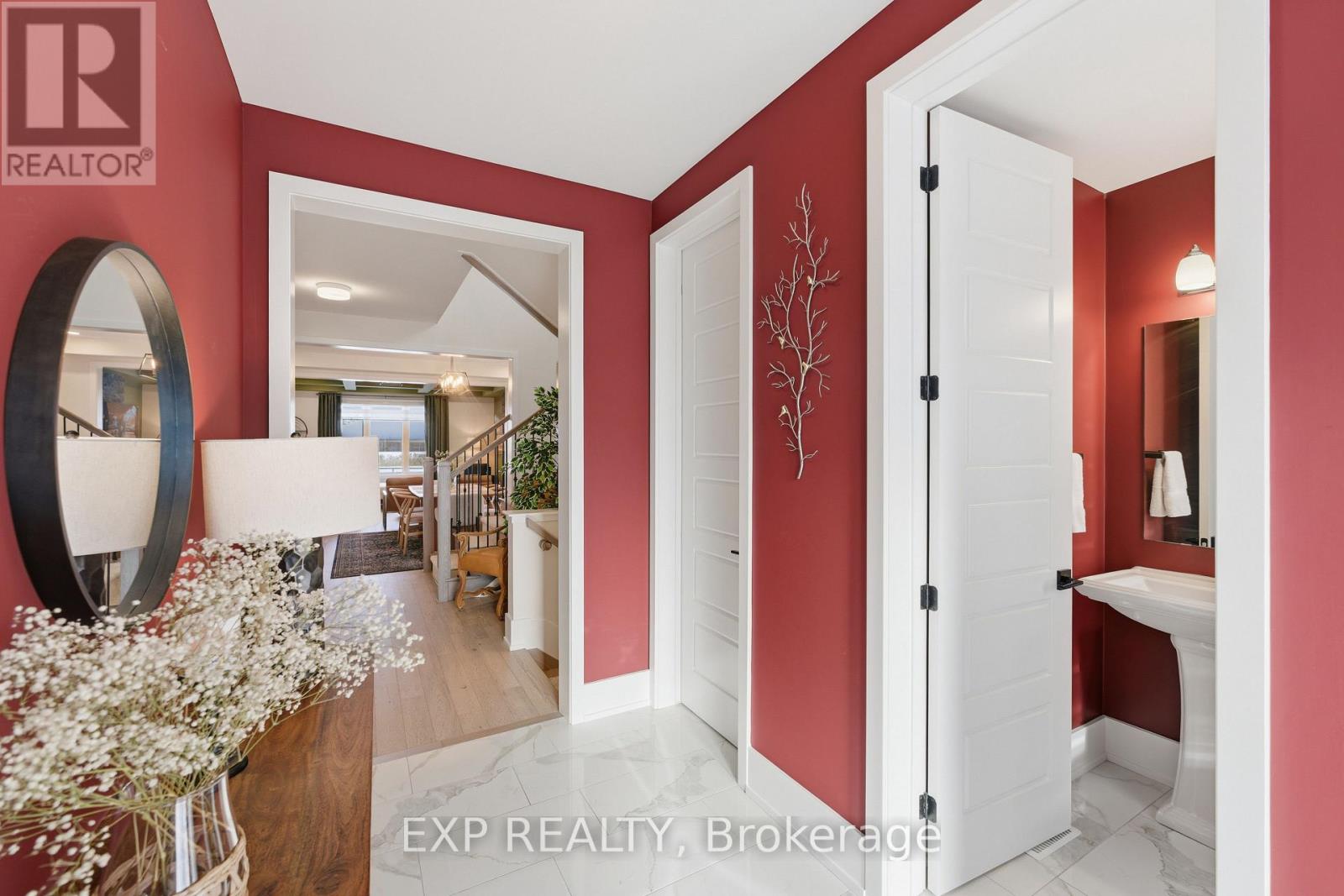 144 Unity Place, Ottawa, Ontario K2S 2Y8 - Photo 2 - X12836136