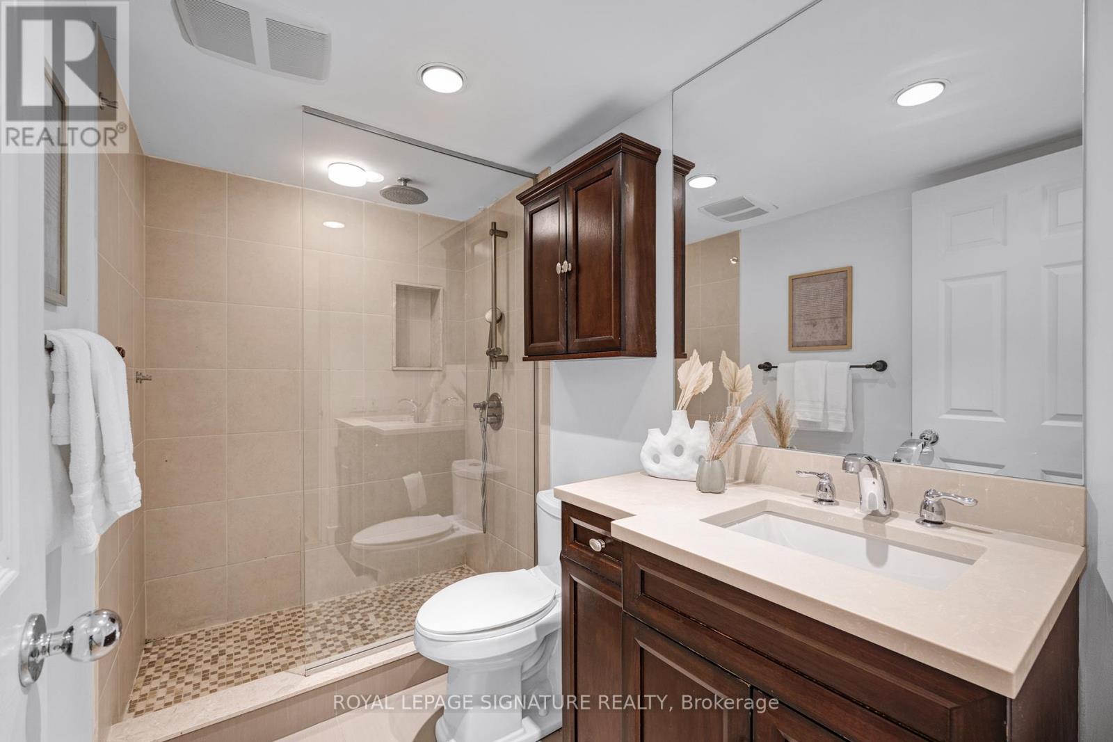 1702 - 33 University Avenue, Toronto, Ontario  M5J 2S7 - Photo 21 - C12836014