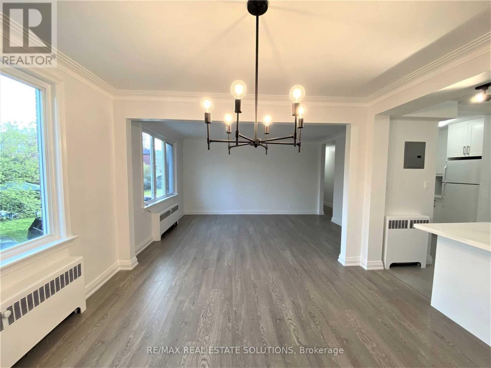 2 - 5 Warwick Avenue, Toronto, Ontario  M6C 1T5 - Photo 3 - C12836076