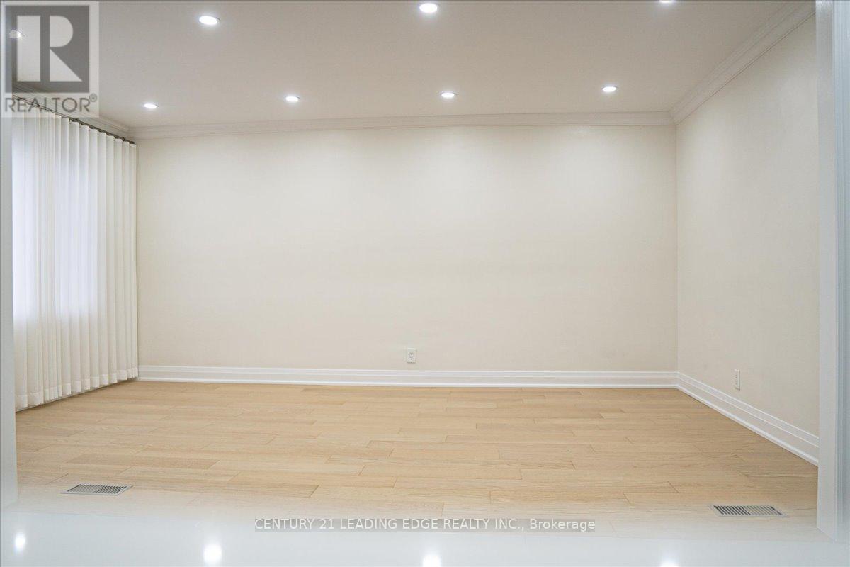 Main - 18 Magnolia Avenue, Toronto, Ontario  M1K 3K1 - Photo 5 - E12836044