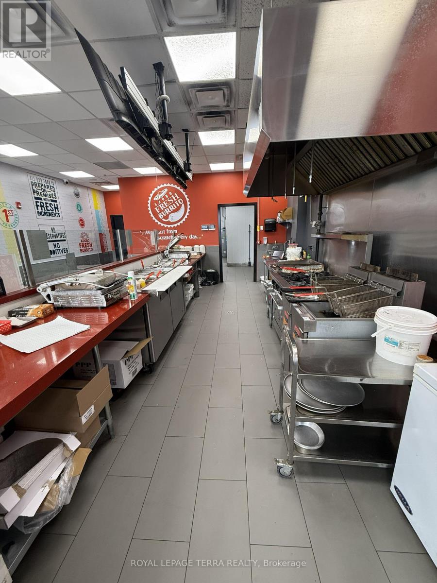 103 - 1635 Durham Regional Highway 2 Highway, Clarington, Ontario  L1E 2R7 - Photo 11 - E12836208