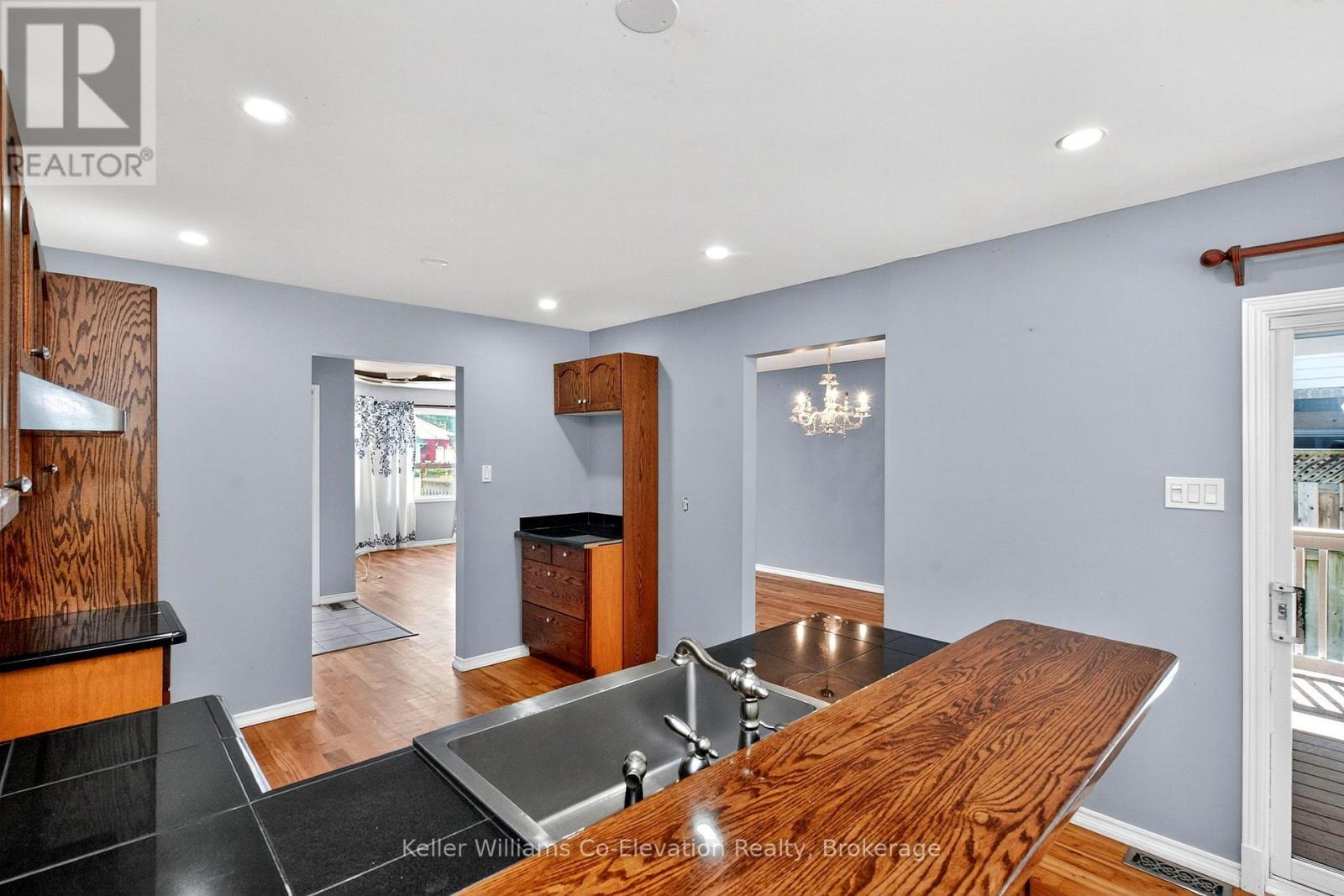 8 Bridle Road, Penetanguishene, Ontario  L9M 1J5 - Photo 6 - S12550228