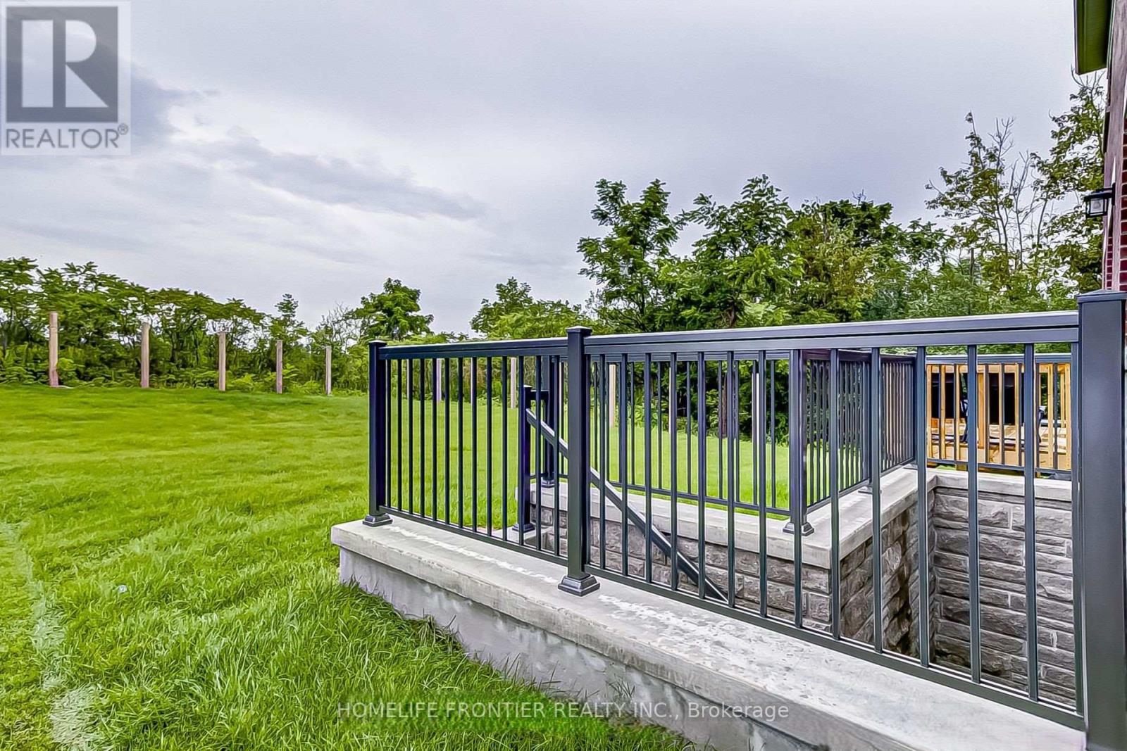 37 Woodhaven Avenue, Aurora (Aurora Estates), Ontario  L4G 3Y1 - Photo 27 - N12836024