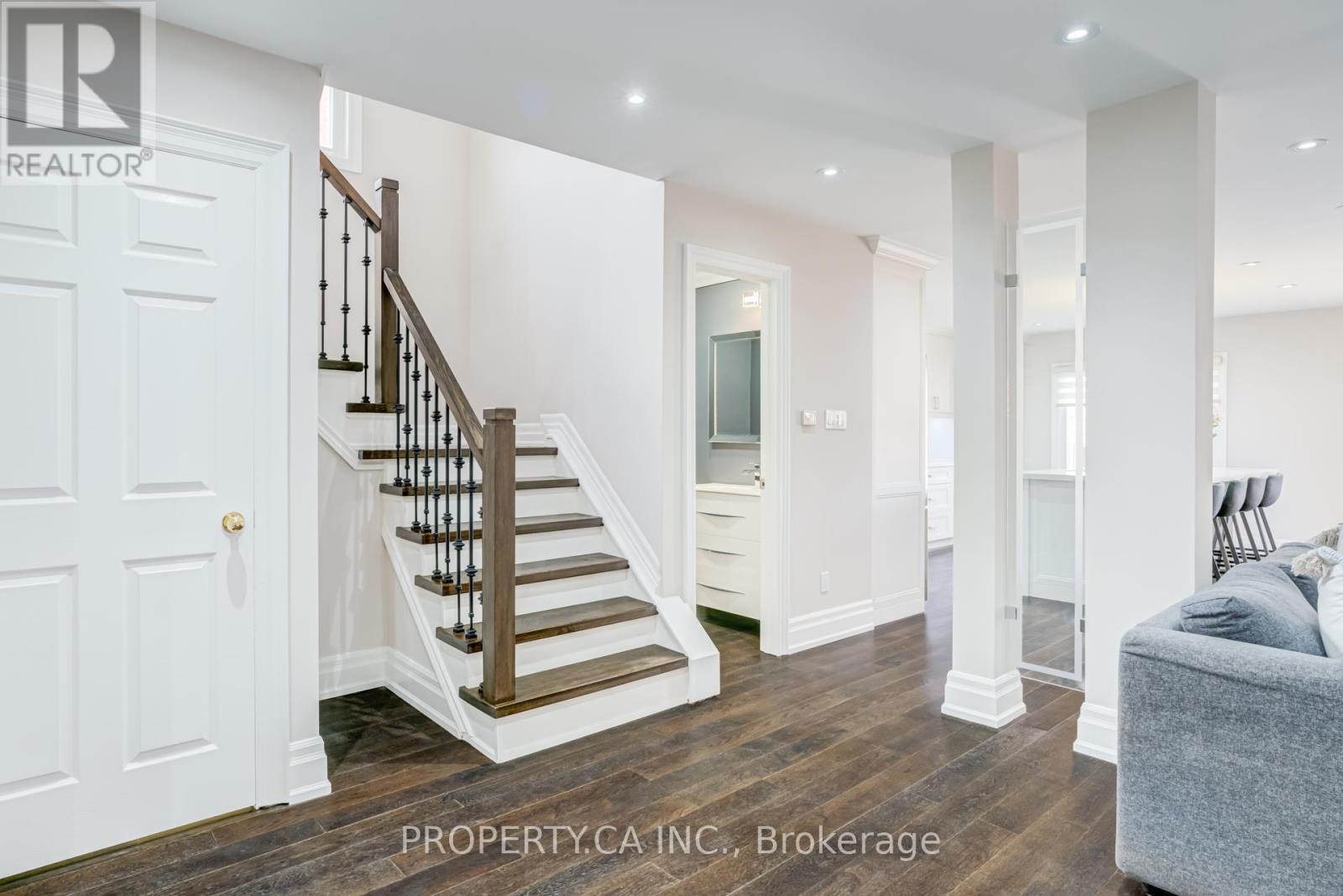 150 Brookmill Drive, Vaughan, Ontario  L4J 6M2 - Photo 5 - N12836078