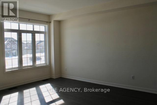 64 Selby Crescent, Bradford West Gwillimbury (Bradford), Ontario  L3Z 0V3 - Photo 12 - N12836094