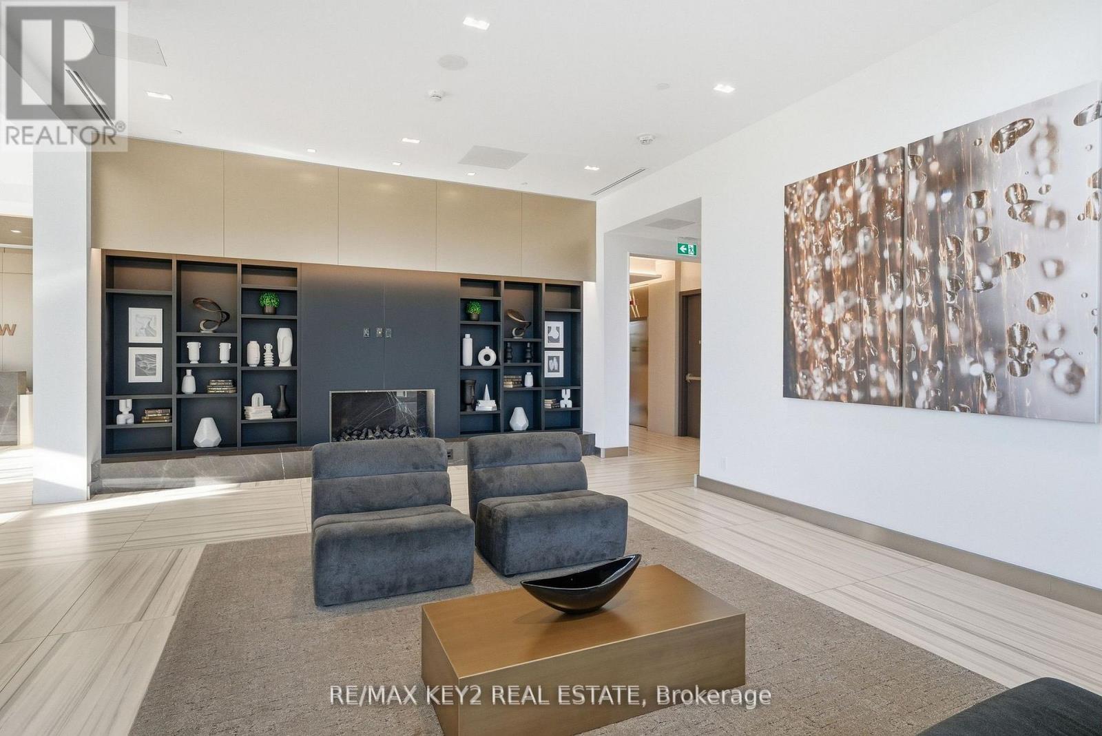 601 - 38 Water Walk Drive, Markham, Ontario  L3R 6M8 - Photo 4 - N12836114