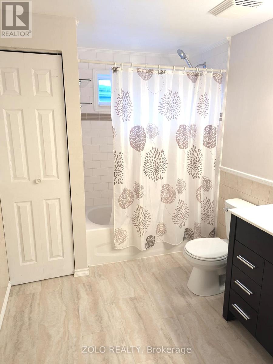 21 Columbia Road, Barrie (Holly), Ontario  L4N 8C7 - Photo 10 - S12836184